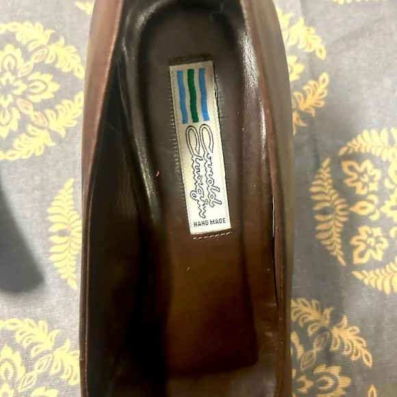 Arnold Churgin size 8 brown leather short heel pumps with gold buckle. Newer con - Picture 9 of 12